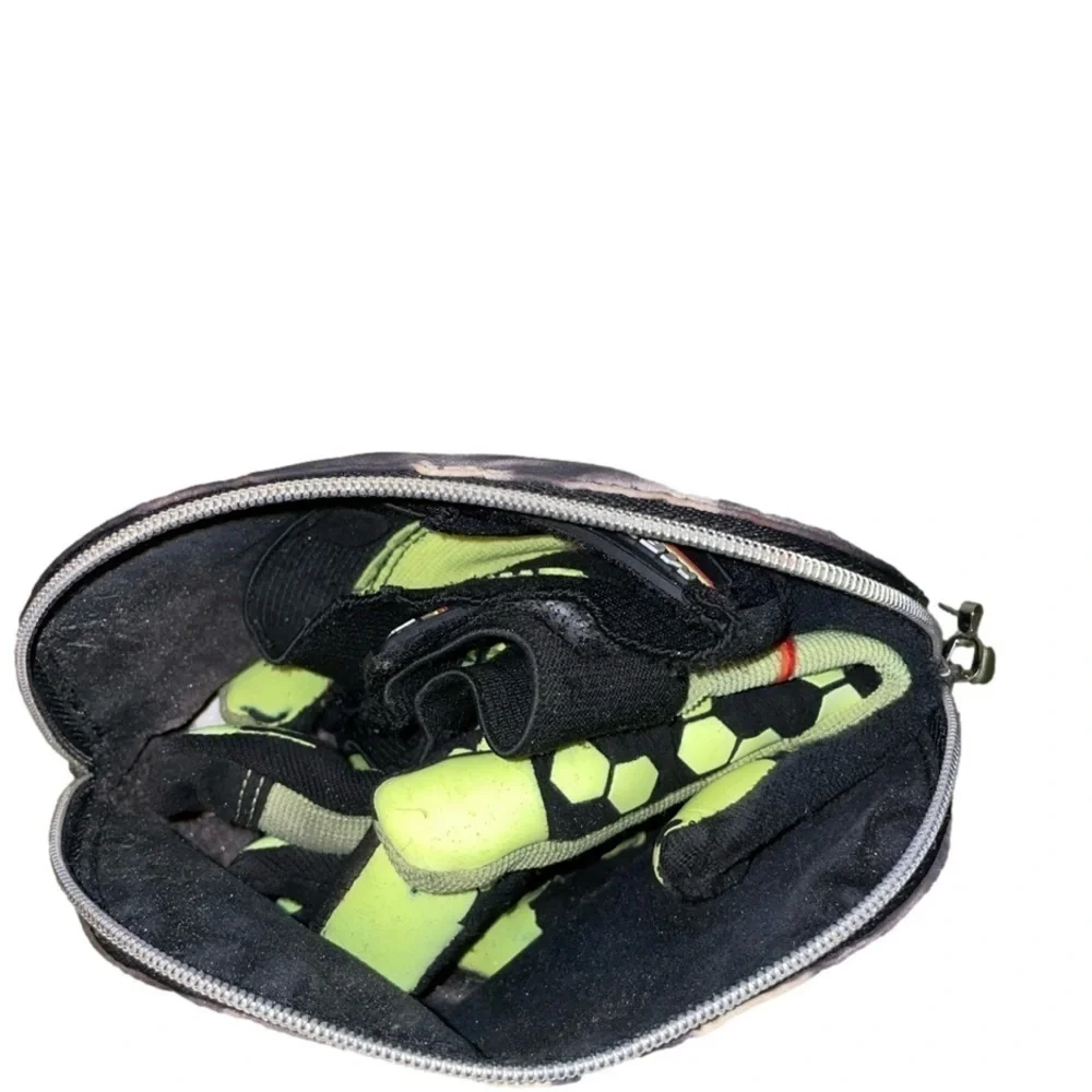 Bath and Body Works G little cosmetic bag good for beauty, tools/accessories